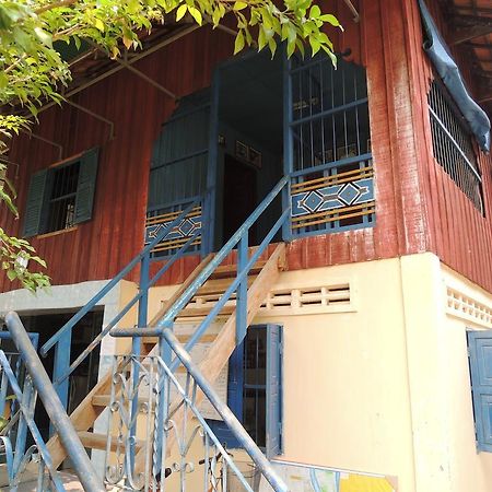 Meas Family Homestay Angk Ta Saom Bagian luar foto